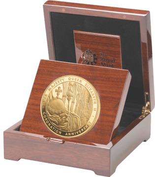 5oz золотая коронационная монета в футляре