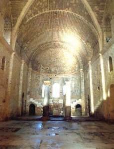 Hram v Mire v kotorom sluzhil Sv Nikolay vnutri